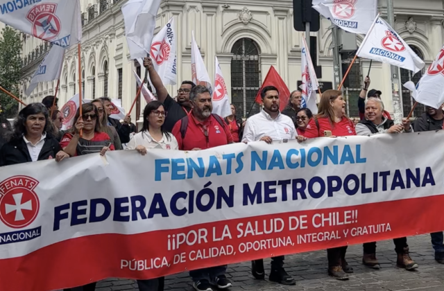 FENATS Nacional se moviliza frente al ex Congreso Nacional para exigir más recursos y fortalecer la salud pública