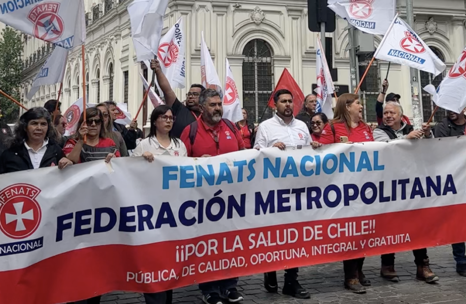 FENATS Nacional se moviliza frente al ex Congreso Nacional para exigir más recursos y fortalecer la salud pública
